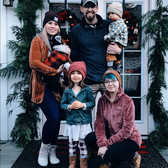 Meet your Posher, Amber - Picture 2 of 2